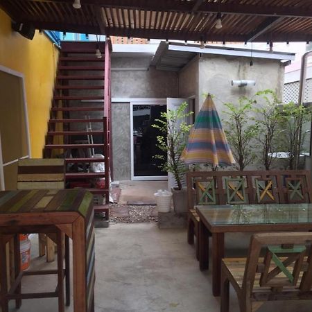 De Hostel Prachuap Khiri Khan Buitenkant foto