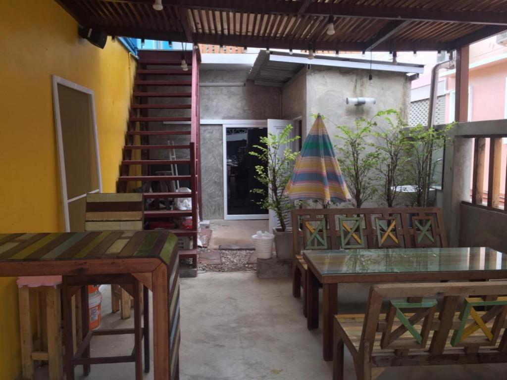 De Hostel Prachuap Khiri Khan Buitenkant foto