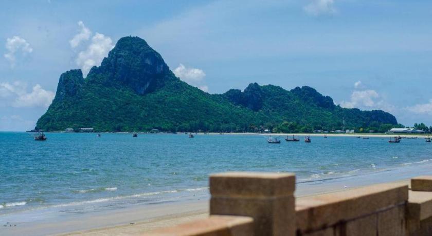 De Hostel Prachuap Khiri Khan Buitenkant foto